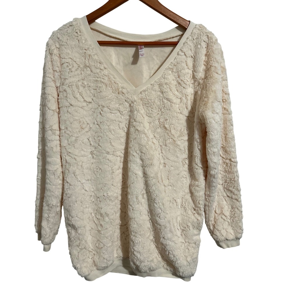 Xhilaration Soft Furry Top Cream Color V-Neck and Pockets Women's‎ Size XL
